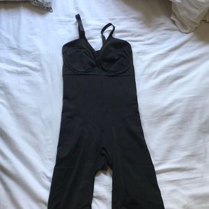 Spanx slimming body suit